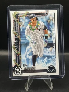 2025 Topps Holiday #H161 Aaron Judge Lights Necklace Variation New York Yankees - Picture 1 of 2