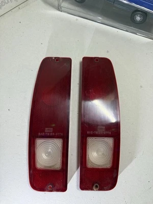 Par de lentes de luz trasera derecha Ford Truck F100 1967 1968 1969 1970 1971 1972 OEM Foto 1 de 4