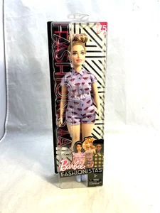 Barbie Fashionistas Curvy Größe #75 Mattel 2017 lila Shorts und Top NRFB - Bild 1 von 7