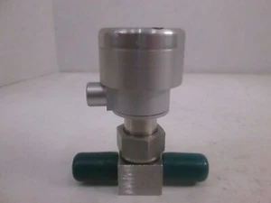 Válvula sellada de fuelle Swagelok SS-4BK-VCR-1C, VCR hembra de 1/4", usada - Imagen 1 de 2