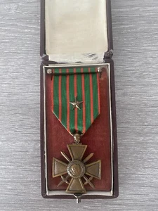 France / French WW1 Croix de Guerre Medal, 1914-1918 Reverse - Picture 1 of 3