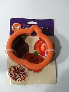 Wilton Pumpkin Cookie Cutter Comfort Grip Halloween Silicone Grip - Picture 1 of 1