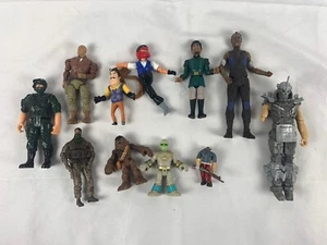 One Lot Of Miniature Miscellaneous Action Figures - Picture 1 of 12
