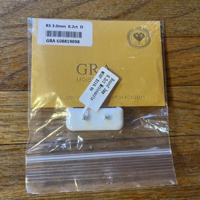 Brincos de prata esterlina com moissanita corte princesa 0,2 CT - Imagem 1 de 2