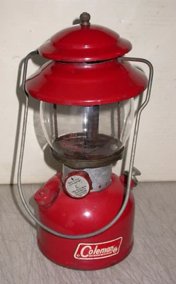 Linterna Coleman Vintage 8/70 Modelo 200A Roja Buena Completa Sin Probar Foto 1 de 4