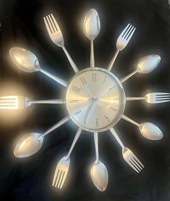 RETRO SILVERWARE SPOON & FORK KITCHEN QUARTZ WALL CLOCK TESTED/WORKING - Image 1 of 4