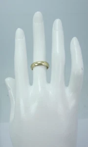 STUNNING 14K YELLOW GOLD WEDDING BAND/RING (SIZE 5)     4.9G - Picture 1 of 9
