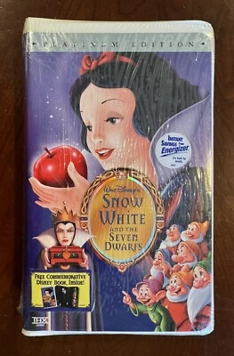 WALT DISNEY SNOW WHITE AND SEVEN DWARFS VHS PLATINUM EDITION FACTORY SEALED - Image 1 of 4