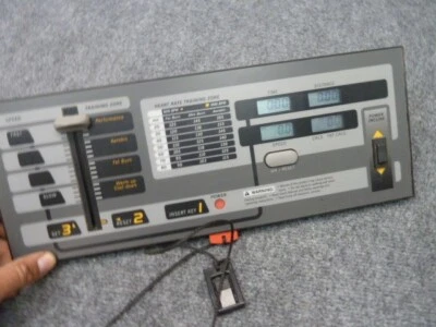 Consola de exhibición de cinta de correr PFTL40180 ProForm Crosswalk DL Foto 1 de 2