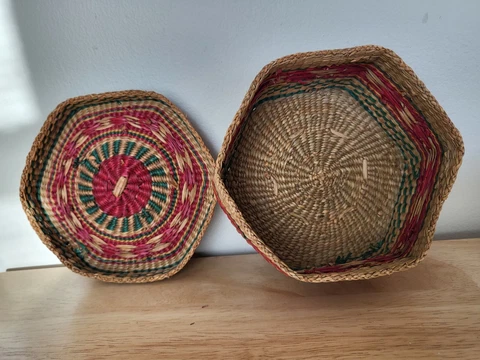 Sweetgrass Basket With Lid Hand Woven 6" Hexagon in Christmas colors Cover