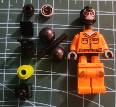 Lego 76300 Batman Arkham Asylum - Bane - Minifigure with Accessories - Image 1 of 3