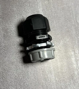 Hubbell 1/2” CGB Strain Relief Cord Grip Waterproof Lock Ring PVC Bushing 1B - Picture 1 of 7