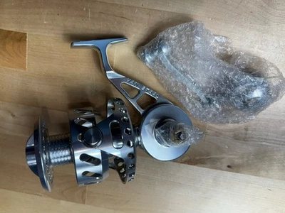 VAN STAAL VSX2 Bail-less Silver Spinning Reel 300 Size Left Hand Reel Position - Image 1 of 4