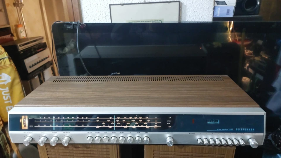 Stereo vintage FM-Radio Telefunken Concerto 101 HiFi - Immagine 1 di 4