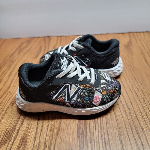 Scarpe sneakers bambino New Balance Fresh Foam Arishi nere stampa grafica taglia 6 C