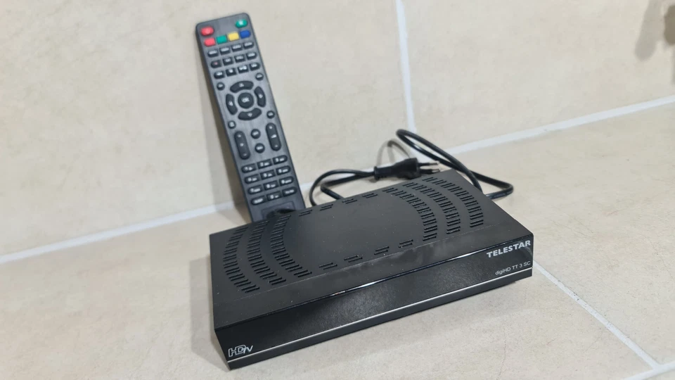 Telestar digiHD TT 3 SC DVB-T2 Receiver , mit FB, TOP  !! - Bild 1 von 4