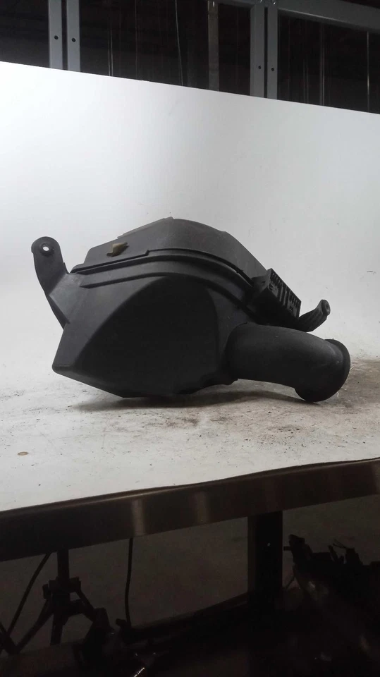 2006 Cadillac STS Air Cleaner Assembly OEM Blue 15147452 158k Miles — 第 1/3 张图片