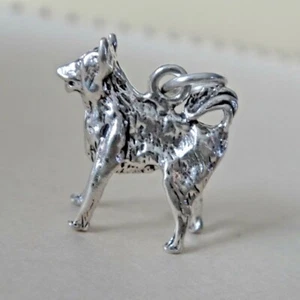 Sterling Silver 15x15mm Akita Husky Border Collie Dog Charm - Picture 1 of 6