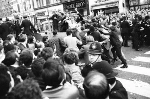London crowds rally against Sir Oswald Mosley 1962 OLD PHOTO 10 - Picture 1 of 1