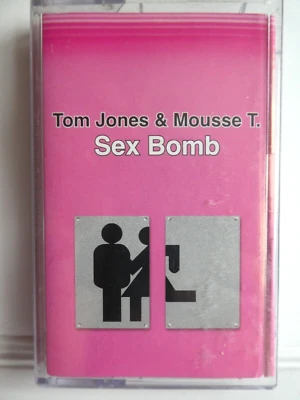 Tom Jones And Mousse T - Sex Bomb   Cassette UK 2000 House GUT RECORDS - GAGUT33 - Image 1 of 4