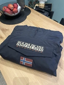 Napapijri Rainforest Winterjacke (innen Fleece) Größe M (schwarz/dunkelblau) - Bild 1 von 8