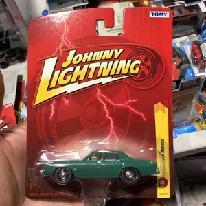 Johnny Lightning 1977 Dodge Monaco Sedan Dark Green Lightning Strike ! - Picture 1 of 3