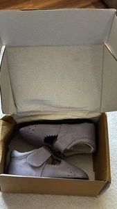 Jack and Lily 12- 18 Months - Picture 1 of 7