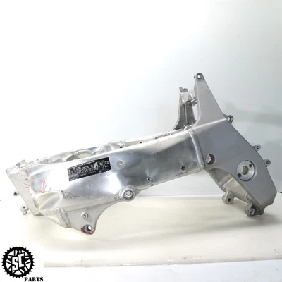 2003 SUZUKI GSXR 750 FRAME CHASSIS *BOS* - Image 1 of 4