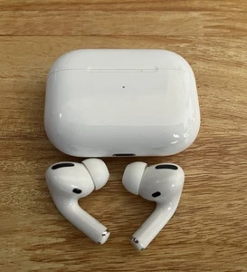 Apple AirPods Pro First Generation - Picture 1 of 1