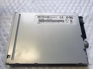 Mitsumi D359M3 1,44 MB 3,5" weiße Verkleidung internes Diskettenlaufwerk - Bild 1 von 3