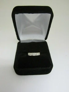 BEAUTIFUL LADIES 14K WG WEDDING BAND WITH ROUND & BAGUETTE DIAMONDS .25CT,  3.5G - Picture 1 of 12