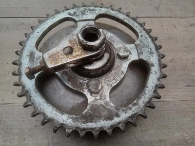 Yamaha YR1 350 1968 piñón trasero y buje doble yr2 r3 fabricante de equipos originales Foto 1 de 2