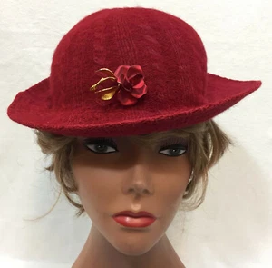 Knit Cloche Hat Red w/ Rose Flower Brooch Pin Cap Acrylic Yarn Wool Blend Brim - Picture 1 of 5