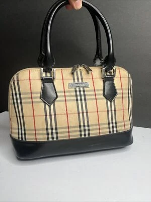 Vintage Y2K Small Dome Burberry London - Blue Label -Purse  - Image 1 of 4