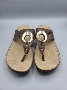 Italina Brown Sandals Padded Comfortable Shoes Flip flops Slip on 10m - Picture 1 of 7