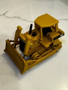 1994 ERTL - CAT D6H Track-Type Bulldozer #2416, 1:64 scale STICKER UPSIDE DOWN - Picture 1 of 12