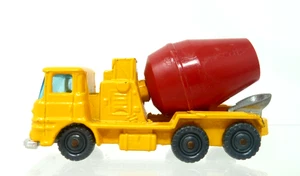 HUSKY ERF CEMENT MIXER TRUCK 29 - Picture 1 of 10