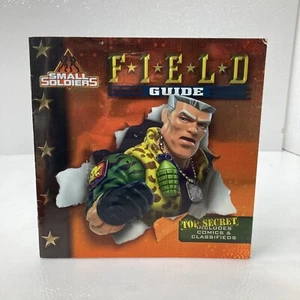 Vintage SMALL SOLDIERS * Field Guide * Book 1998 Comic USA Soft Cover 90s Toy - Imagen 1 de 5