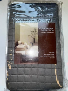 MSRP $80 Hudson Park 400Tc Quilted Mini Grid Standard Pillowsham 18x26 - Picture 1 of 2