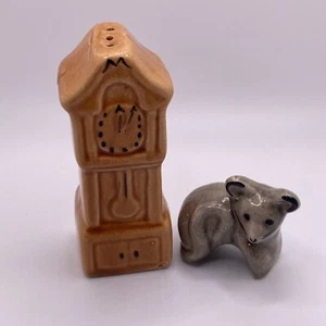 Vintage Hickory Dickory Dock Ceramic Salt and Pepper Shakers Mouse & Clock - Picture 1 of 8