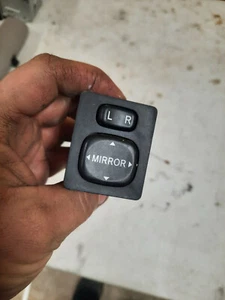 Toyota Highlander Prius Lexus Side Mirror Control Switch Unit P: 183574 OEM - Bild 1 von 2