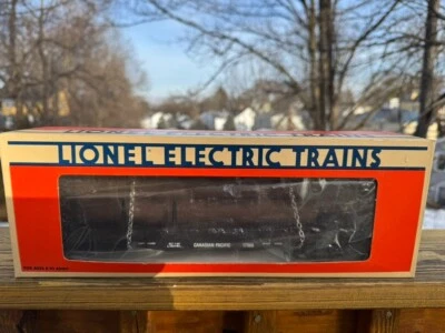 LIONEL CP RAIL FLAT CAR WITH  LOGS 6-17500 DIE CAST SPRUNG TRUCKS NEW OB - Image 1 of 4