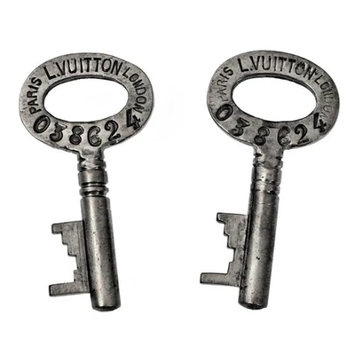 LOUIS VUITTON Trunk Key MATCHED PAIR Code '038624' 1⅝" - Antique - ref.k223 - Image 1 of 4