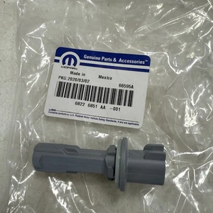 OEM Side marker lights socket Chrysler 300. 2005-2006. 68226851AA - Picture 1 of 2