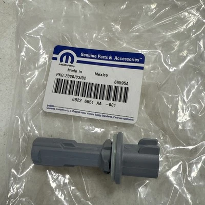 Enchufe de luces marcadoras laterales OEM Chrysler 300. 2005-2006. 68226851AA Foto 1 de 2