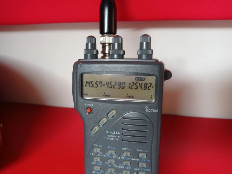 Icom Ic-Delta1A ricetrasmettitore tribanda - Immagine 1 di 4