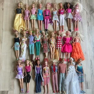 Lot of 26 Vintage Mattel Barbie Dolls A ++ All with Clothes & Shoes Mostly 90s - Picture 1 of 10
