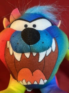 "Looney Tunes Taz Tasmanian Devil Rainbow Gradient Multicolor Peluche 6"" Nuevo con etiquetas" - Imagen 1 de 8