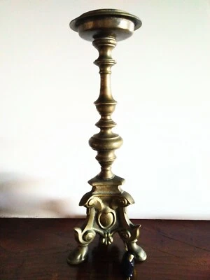 Lampada da tavolo antica, stelo in bronzo dorato, altezza 41 cm., elettrificata. - Immagine 1 di 4