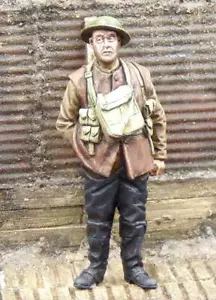 Resicast 1/35 britischer Schütze/Infanterist in Gummigrabenwatern 1. Weltkrieg 357006 - Bild 1 von 1